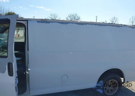 2008 Chevrolet Express Work Van из США, поврежденный, VIN 1GCFG15X281108398